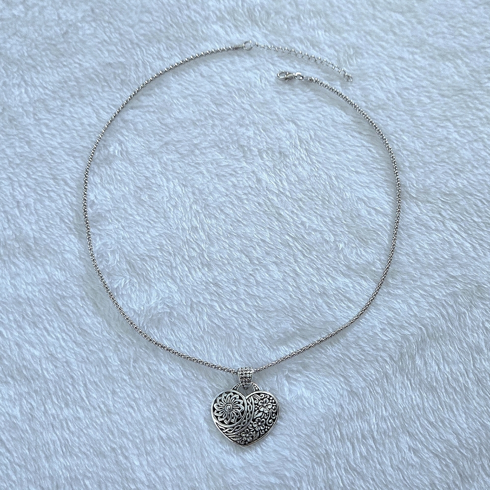 Annika Witt Sterling Silver🤍 Scroll📜 Heart❤ Pendant Necklace - NWT - Picture 15 of 16